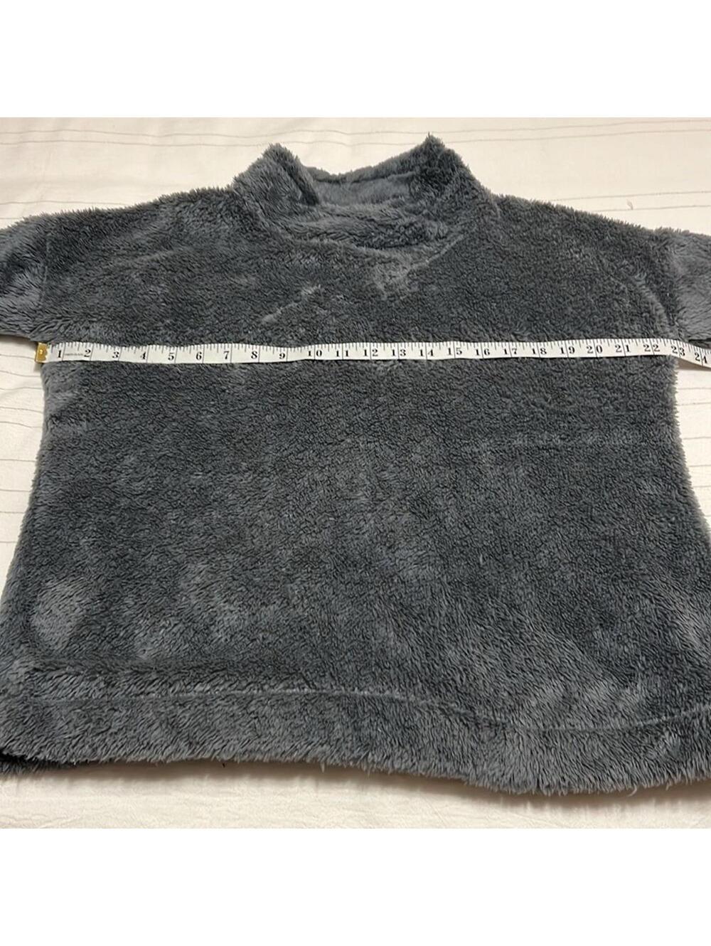 Jane and Bleecker Cream Faux Fur Sweater Top Size S Like New - Picture 3 of 7